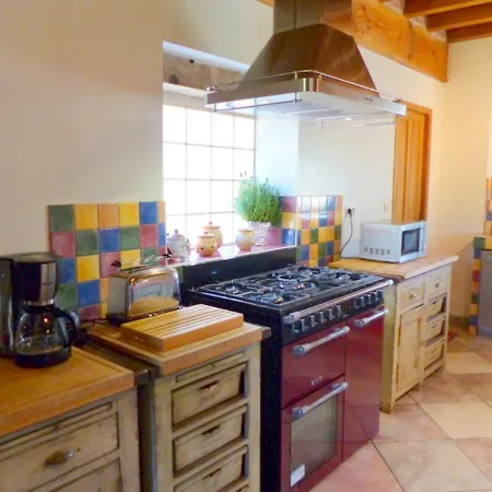 Vaux , 4 Pièces, 8 Personnes - Fr-1-489-6 *