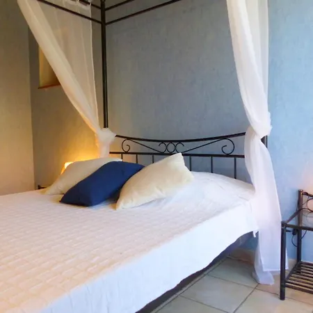 Hébergement de vacances Vaux , 4 Pièces, 8 Personnes - Fr-1-489-6 *